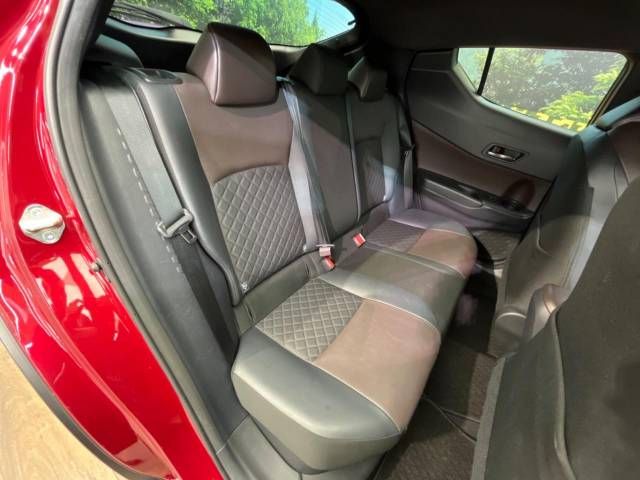 Toyota C-HR 2018-11 189429-11