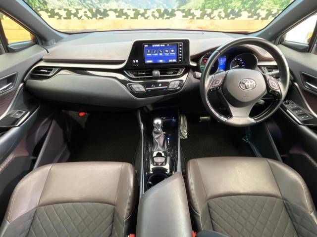 Toyota C-HR 2018-11 189429-1