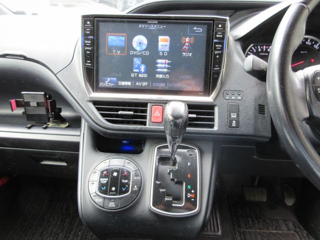 Toyota VOXY 2014-10 192754-19