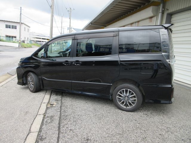 Toyota VOXY 2014-10 192754-4