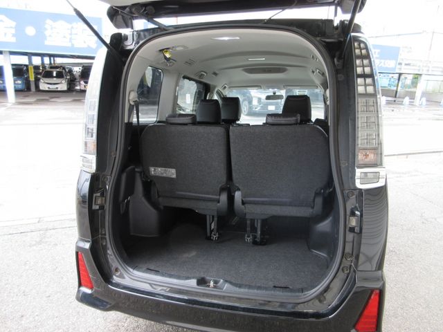 Toyota VOXY 2014-10 192754-7