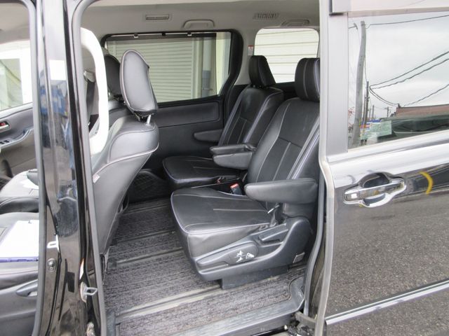 Toyota VOXY 2014-10 192754-22