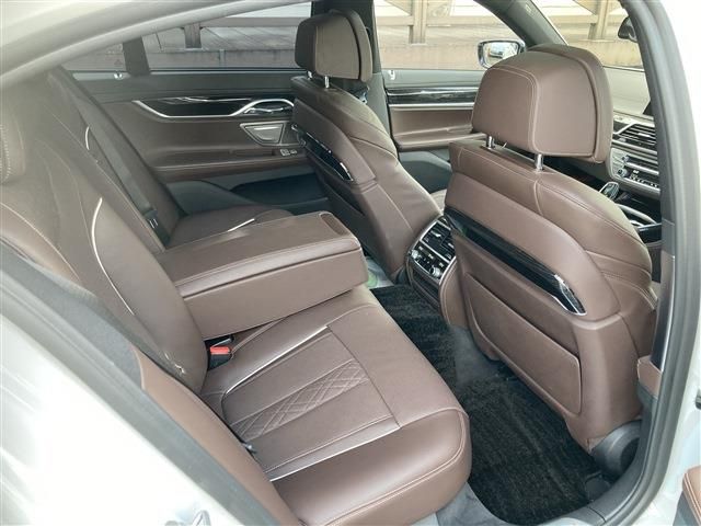 Bmw 7 SERIES 2018-06 9619-12