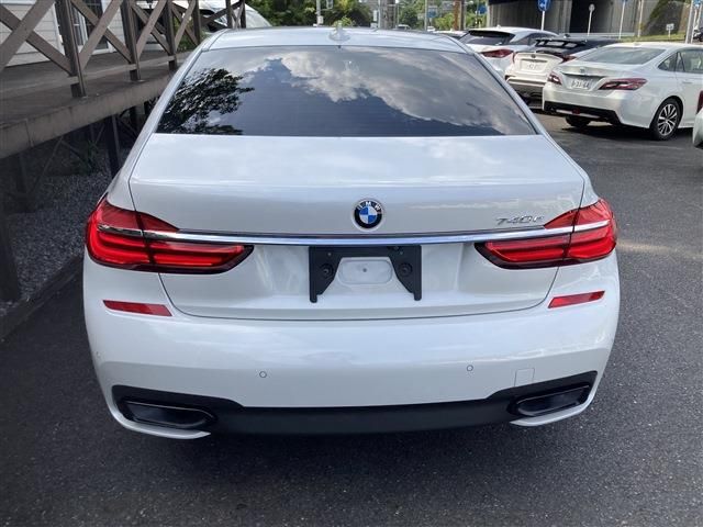Bmw 7 SERIES 2018-06 9619-5