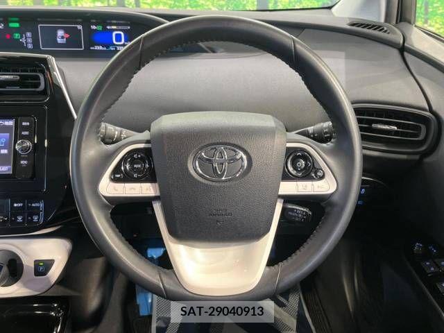 Toyota PRIUS 2018-06 206377-11