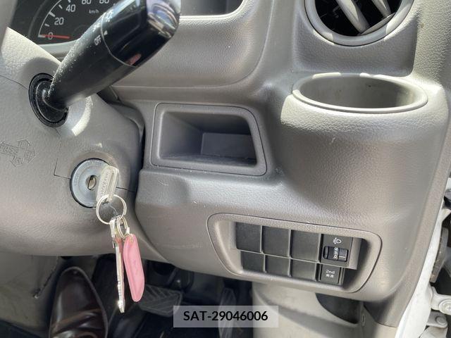 Suzuki EVERY 2016-05 354963-15
