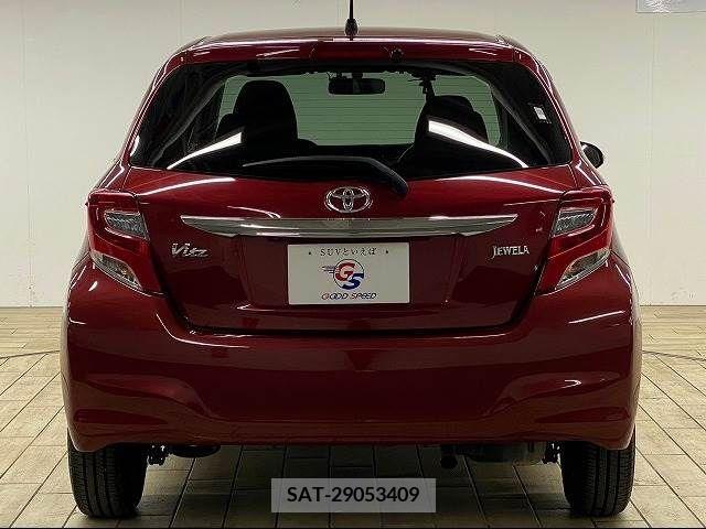 Toyota VITZ 2014-12 211537-17