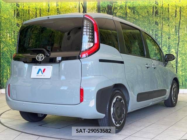 Toyota SIENTA 2022-11 313269-18