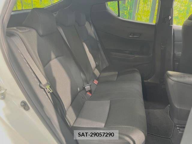 Toyota C-HR 2019-07 233573-9