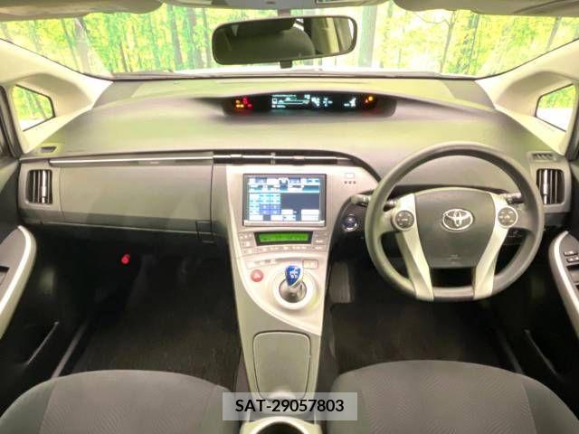Toyota PRIUS 2013-06 341574-1
