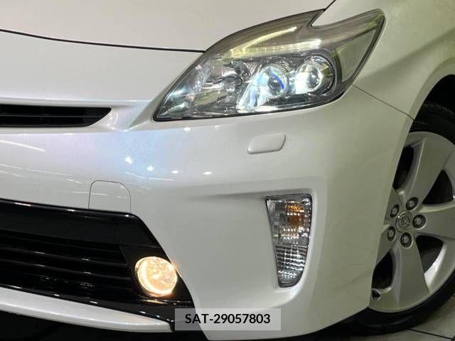 Toyota PRIUS 2013-06 341574-12