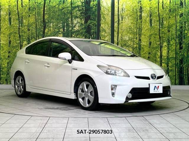 Toyota PRIUS 2013-06 341574-16