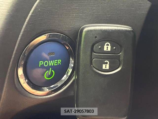 Toyota PRIUS 2013-06 341574-6