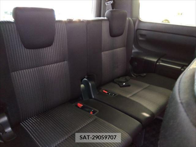 Toyota VOXY HYBRID 2018-10 376656-8