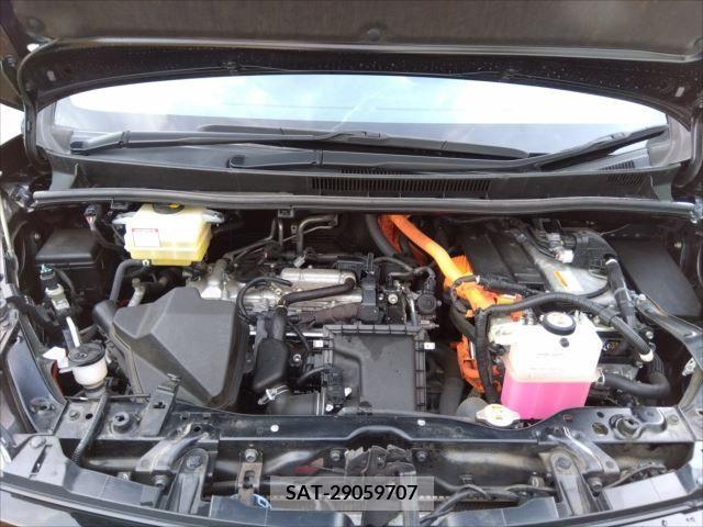 Toyota VOXY HYBRID 2018-10 376656-19