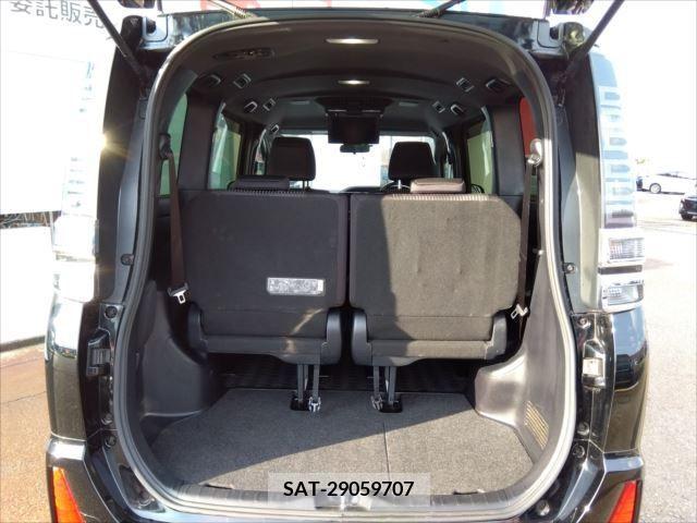 Toyota VOXY HYBRID 2018-10 376656-5