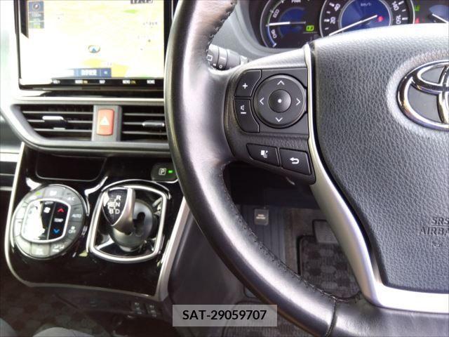 Toyota VOXY HYBRID 2018-10 376656-15