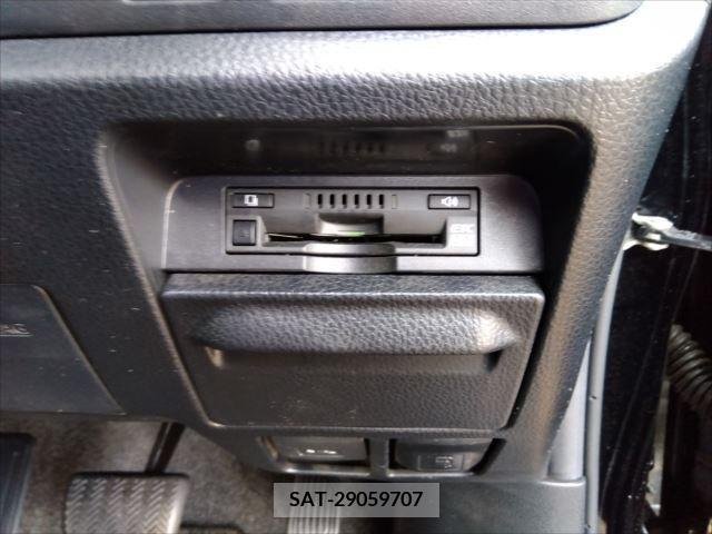 Toyota VOXY HYBRID 2018-10 376656-14