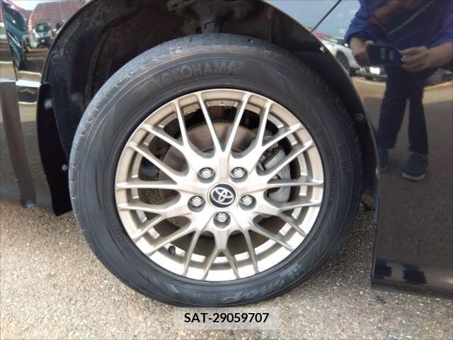 Toyota VOXY HYBRID 2018-10 376656-3