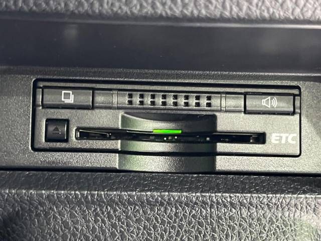 Toyota VOXY 2015-09 23369-6
