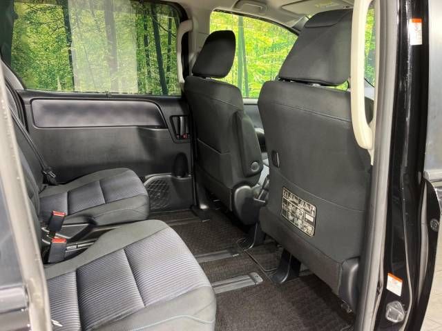 Toyota VOXY 2015-09 23369-9