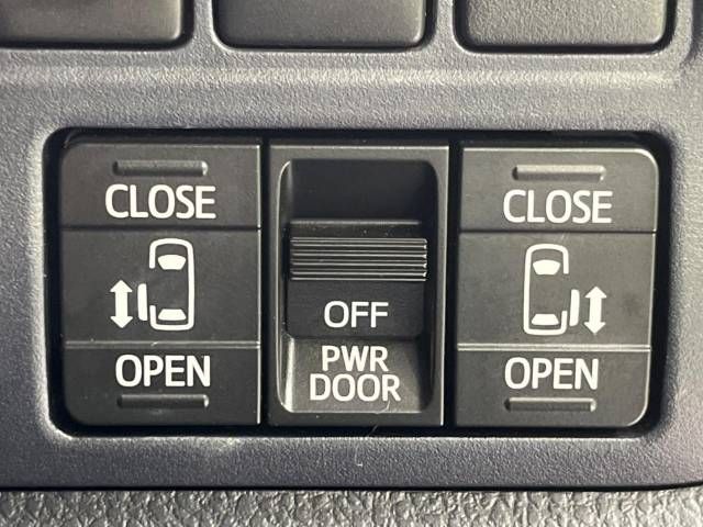 Toyota VOXY 2015-09 23369-2
