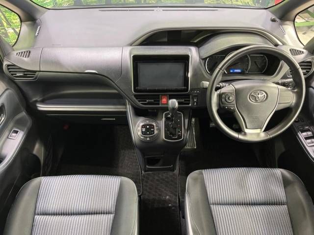 Toyota VOXY 2015-09 23369-1