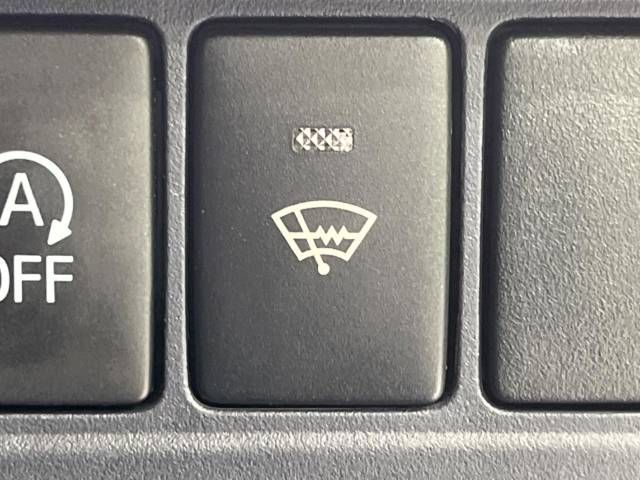 Toyota VOXY 2015-09 23369-4