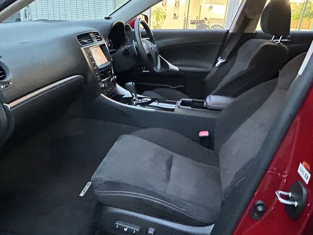 Lexus IS 2010-12 195864-10