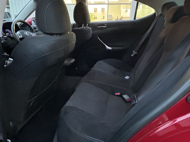 Lexus IS 2010-12 195864-12