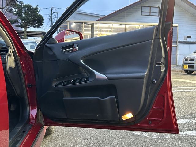 Lexus IS 2010-12 195864-27