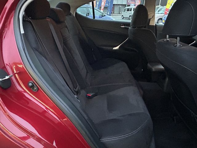 Lexus IS 2010-12 195864-11