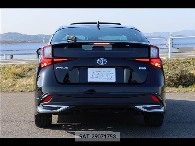 Toyota PRIUS 2021-08 251484-5