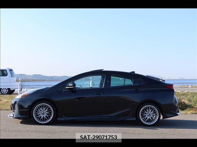 Toyota PRIUS 2021-08 251484-3