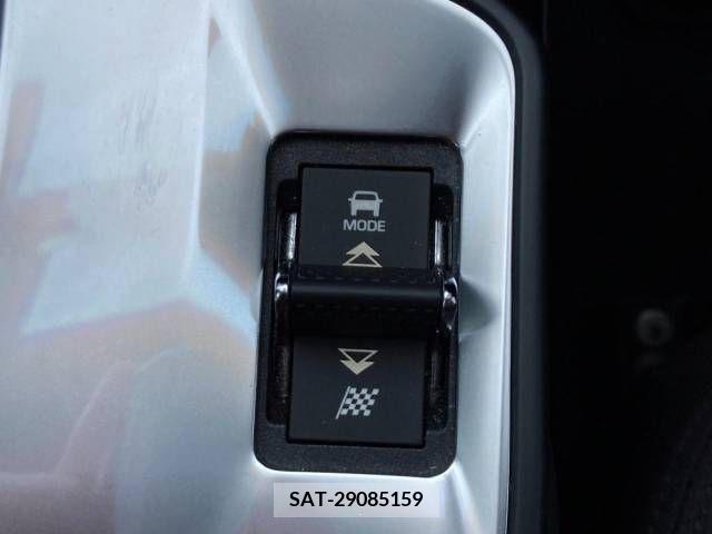 Jaguar E-PACE 2018-09 326143-10