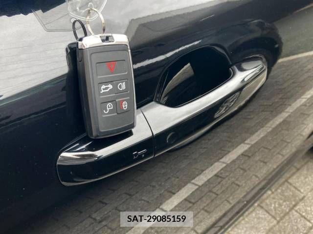Jaguar E-PACE 2018-09 326143-12