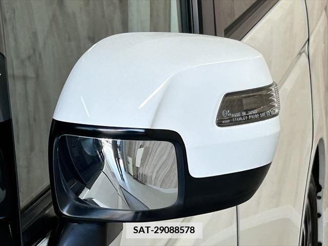 Honda e 2012-06 379045-27
