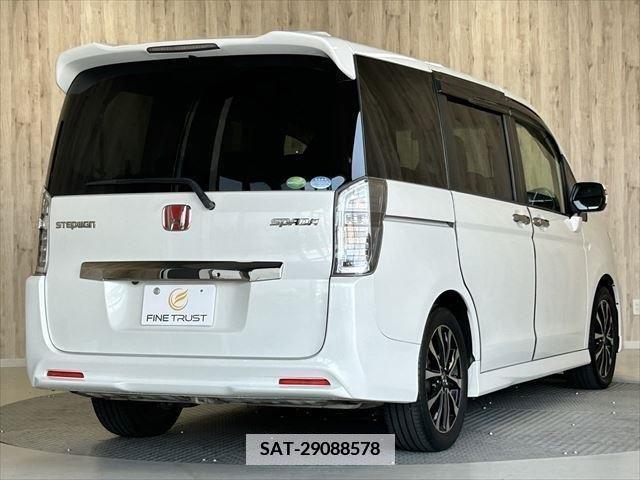 Honda e 2012-06 379045-20