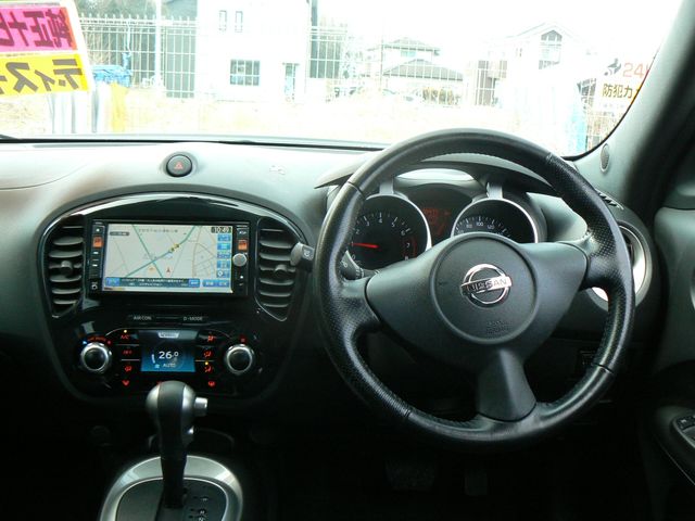 Nissan JUKE 2012-01 1227-4