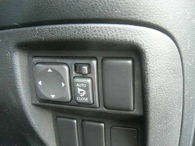 Nissan JUKE 2012-01 1227-12