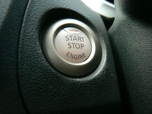 Nissan JUKE 2012-01 1227-11