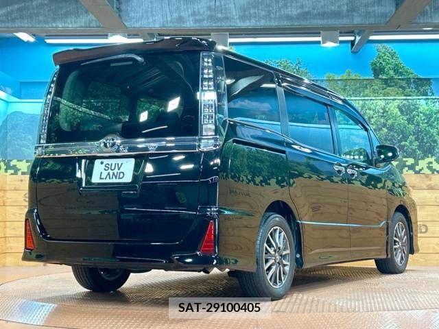Toyota VOXY 2015-07 370385-17
