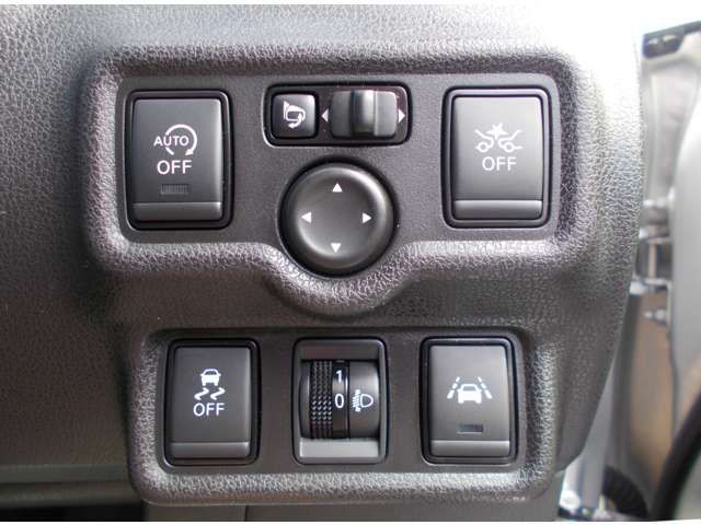 Nissan NOTE 2017-09 11501-8