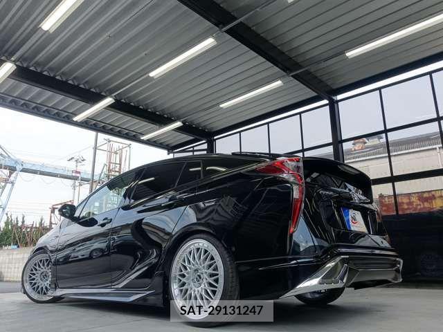 Toyota PRIUS 2018-12 216935-12