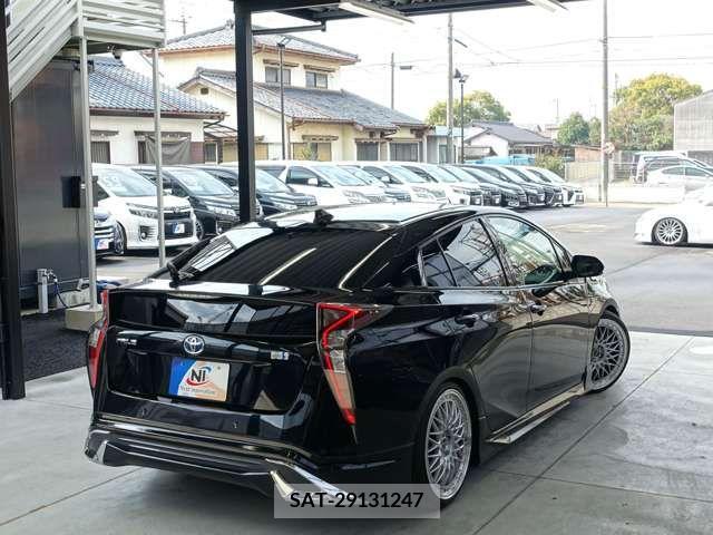Toyota PRIUS 2018-12 216935-6