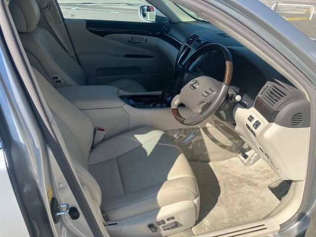 Lexus LS 2007-01 10595-11