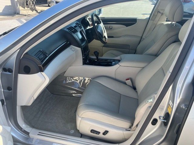 Lexus LS 2007-01 10595-12