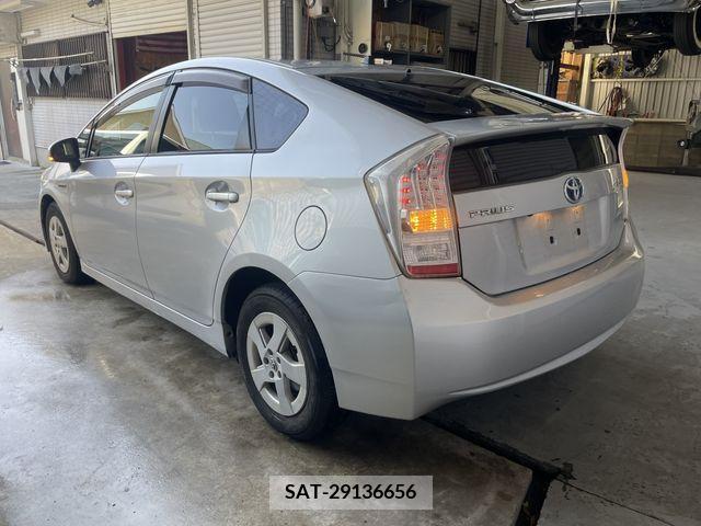 Toyota PRIUS 2010-02 373935-6