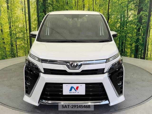 Toyota VOXY 2019-05 211902-15