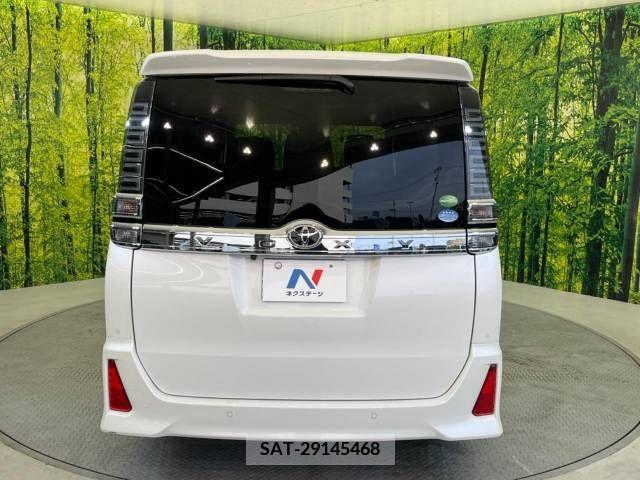 Toyota VOXY 2019-05 211902-16